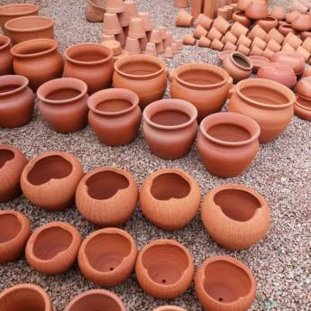 Comprar o produto de Vasos de cerâmica. Diversos modelos e tamanhos em A Classificar em Jundiaí, SP por Solutudo