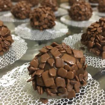 Comprar o produto de Brigadeiros de Chocolate Belga  em Outros Serviços em Jundiaí, SP por Solutudo