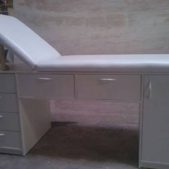 Comprar o produto de MESA MÉDICA COM 6 GAVETAS E 1 PORTA em Cadeiras e Mesas em Botucatu, SP por Solutudo