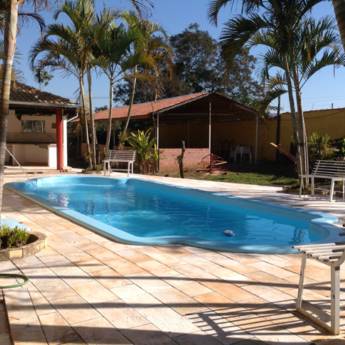 Comprar o produto de Pacote de Natal e Reveillón em Aluguel - Fazendas - Sítios - Chácaras em Botucatu, SP por Solutudo