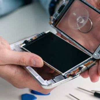 Comprar o produto de Troca Display LCD em Suporte Técnico em Cerquilho, SP por Solutudo