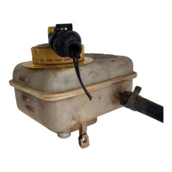 Comprar o produto de Reservatorio Fluido De Freio Golf 2008-2012 Original Usado em Motores e Partes pela empresa Tem de Tudo - Peças de Desmanche Nacionais e Importadas em Marília, SP por Solutudo