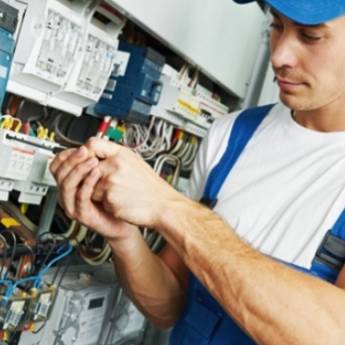 Comprar o produto de ELETRICISTA INSTALADOR em Cursos em Birigui, SP por Solutudo