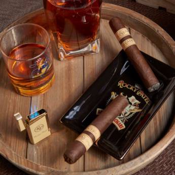 Comprar o produto de Decade em Charutos em São Paulo, SP por Solutudo