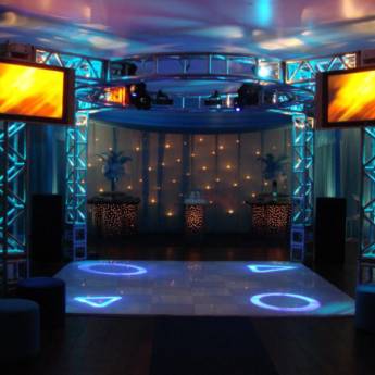 Comprar o produto de  Aluguel de pacote completo de som e iluminação para balada.  em Festas e Eventos em Atibaia, SP por Solutudo