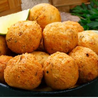 Comprar o produto de Bolinho de Bacalhau • Cento em Salgados Fritos em Atibaia, SP por Solutudo