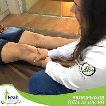 Comprar o produto de Artroplastia do Joelho em Saúde pela empresa Reab - Centro de Excelência em Reabilitação Ortopédica e Desportiva em Aracaju, SE por Solutudo