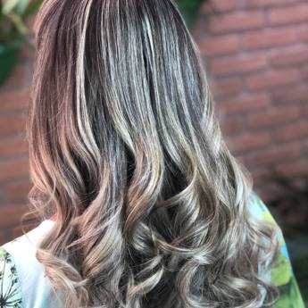 Comprar o produto de Mechas e corte em Cabelo em Bauru, SP por Solutudo