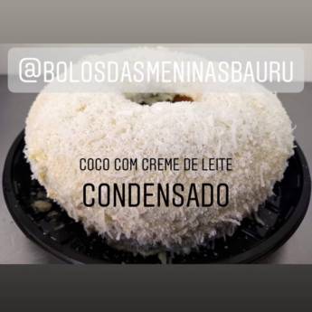 Comprar o produto de Bolo de Coco com Creme de Leite Condensado em Bolos e Doces em Bauru, SP por Solutudo