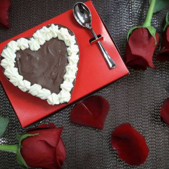 Comprar o produto de Coração recheado de Ninho e Nutella em Bolos e Doces em Bauru, SP por Solutudo