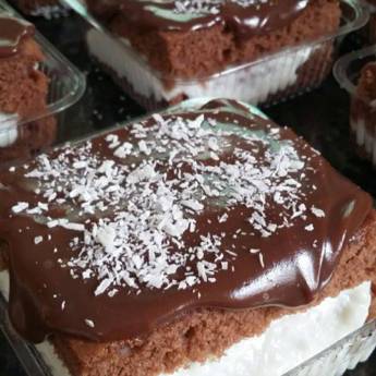 Comprar o produto de Bolo de Prestígio  em Bolos e Doces em Bauru, SP por Solutudo