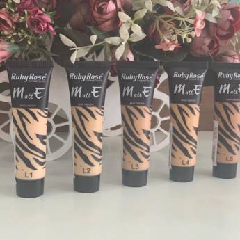 Comprar o produto de Base Ruby Rose em Maquiagem em Bauru, SP por Solutudo