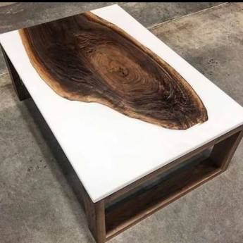 Comprar o produto de Mesa de Centro / madeira e resina em Casa, Móveis e Decoração em Araçatuba, SP por Solutudo