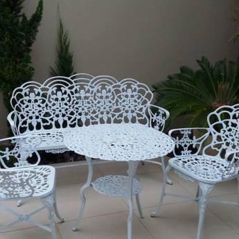 Comprar o produto de Jogo de mesa e cadeiras para jardim em Mesas para Jardim pela empresa Birigui Piscinas em Birigui, SP por Solutudo