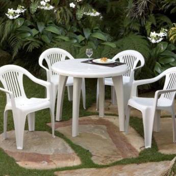 Comprar o produto de Conjunto mesa e cadeiras de plástico em Mesas para Jardim pela empresa Birigui Piscinas em Birigui, SP por Solutudo