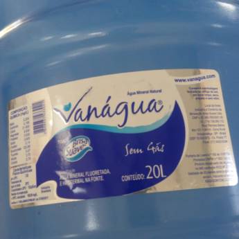 Comprar o produto de ÁGUA MINERAL VANÁGUA em Águas Minerais em Araçatuba, SP por Solutudo