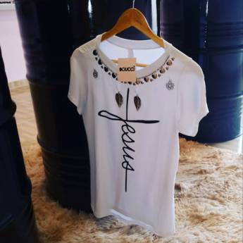 Comprar o produto de Camiseta JESUS em Moda Feminina em Bauru, SP por Solutudo