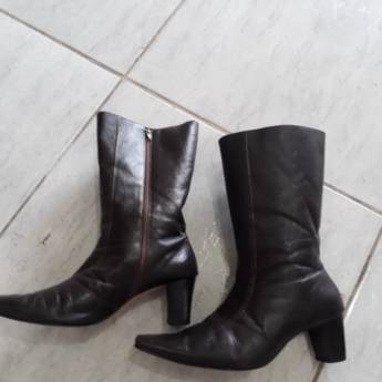 Comprar o produto de Brechó Stars  em Calçados, Roupas e Bolsas em Marília, SP por Solutudo