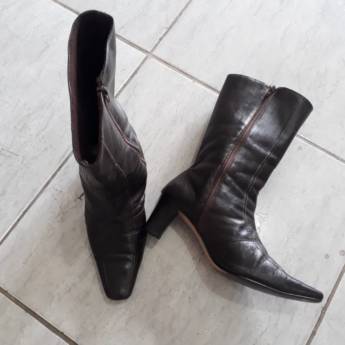 Comprar o produto de Brechó Stars  em Calçados, Roupas e Bolsas em Marília, SP por Solutudo