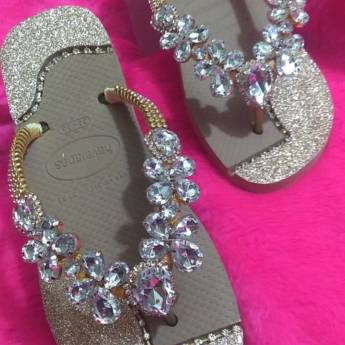 Comprar o produto de Chinelos de Luxo  em Artesanato em Marília, SP por Solutudo