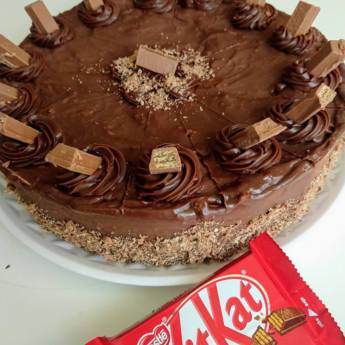 Comprar o produto de Torta de Kit Kat em Bolos e Doces em Bauru, SP por Solutudo