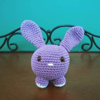 Comprar o produto de Coelho Amigurumi (roxo)  em Artesanato em Marília, SP por Solutudo