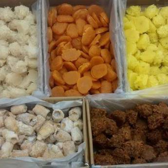 Comprar o produto de Caixa de Doces 3kg - 29,90 o Kg em Bolos e Doces em Bauru, SP por Solutudo