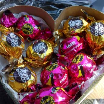 Comprar o produto de Coração com chocolates em Personalizados em Marília, SP por Solutudo