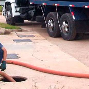 Comprar o produto de Limpa-Fossa em Limpa Fossa pela empresa Desentupidora Suprematec em Bauru, SP por Solutudo