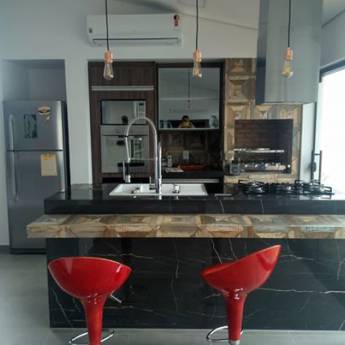 Comprar o produto de ÁREA DE LAZER GOURMET REVESTIDO EM PORCELANATO em Porcelanatos em Birigui, SP por Solutudo