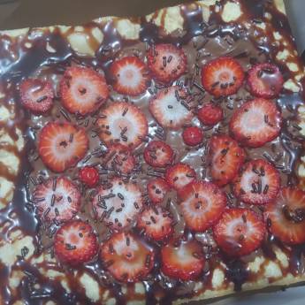 Comprar o produto de Pastel Aberto de Chocolate com Morango em Pastéis Doces em Bauru, SP por Solutudo