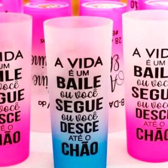 Comprar o produto de Copo Degrade  em Personalizados em Mineiros, GO por Solutudo
