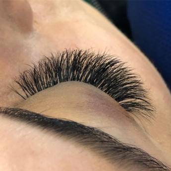 Comprar o produto de Cílios fio a fio  em Beleza, Estética e Bem Estar em Mineiros, GO por Solutudo