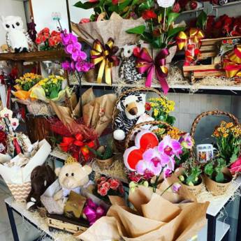 Comprar o produto de Cestas em Buquês pela empresa Floricultura Flor de Mel em Aracaju, SE por Solutudo