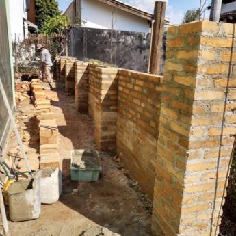 Comprar o produto de Muros em Construção em Votorantim, SP por Solutudo