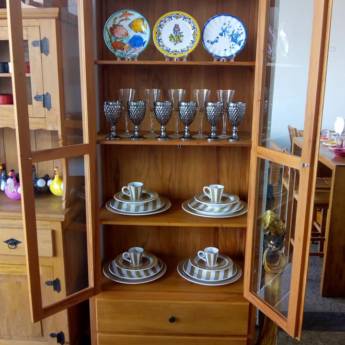 Comprar o produto de Cristaleiras e Armários em Móveis em Marília, SP por Solutudo