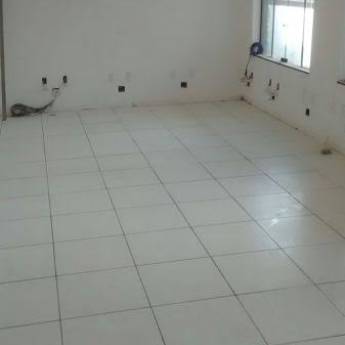 Comprar o produto de Acentamento de Pisos, Pastilha, azulejo e porcelanato. em Residencial em Taubaté, SP por Solutudo