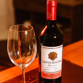 Comprar o produto de Vinho Santa Helena em Vinhos pela empresa Churrascaria Sudoeste em Mineiros, GO por Solutudo