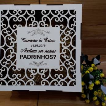 Comprar o produto de Caixa Personalizada - Padrinhos em Casamentos em Bauru, SP por Solutudo
