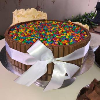 Comprar o produto de Bolo de Kit Kat em Bolos e Doces em Bauru, SP por Solutudo
