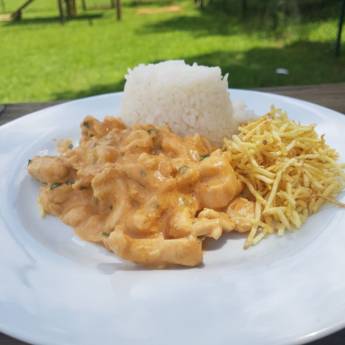 Comprar o produto de Strogonoff de frango em Pratos Principais em Itupeva, SP por Solutudo