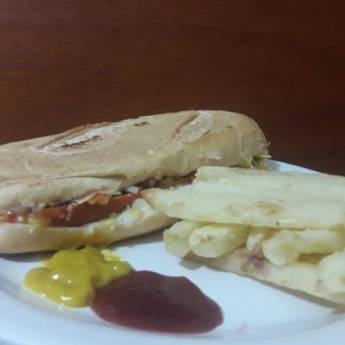 Comprar o produto de Cachorro Quente na Baguete  em Alimentos em Praia Grande, SP por Solutudo