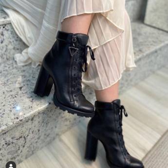 Comprar o produto de Bota Schutz em Botas em Bauru, SP por Solutudo