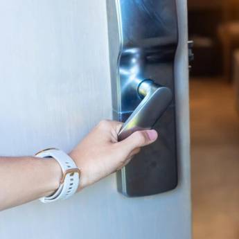 Comprar o produto de Fechaduras Eletrônicas – Segurança Avançada para Sua Casa ou Negócio em São Manuel, SP em Segurança eletrônica em São Manuel, SP por Solutudo