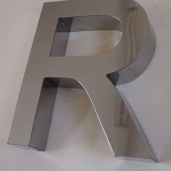 Comprar o produto de Letreiro de Caixa Inox Escovado e Polido em A Classificar em São Paulo, SP por Solutudo