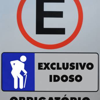 Comprar o produto de Placa - Idoso em Sinalização em São Paulo, SP por Solutudo