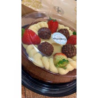 Comprar o produto de Bolo Piscina em Bolos e Doces em Bauru, SP por Solutudo