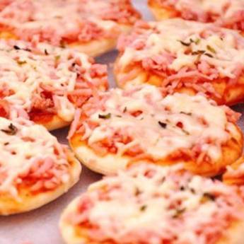Comprar o produto de Mini Pizza em Pizzas pela empresa Casa da Coxinha em Jundiaí, SP por Solutudo