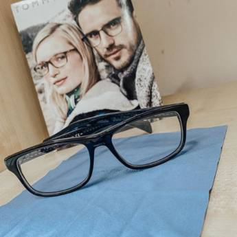 Comprar o produto de Óculos de Grau em Tommy Hilfiger em Birigui, SP por Solutudo