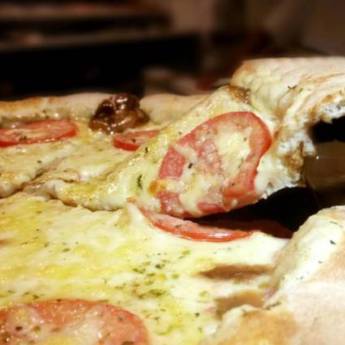Comprar o produto de Borda de Pizza Especial em Pizzas pela empresa Bel Viale Restaurante e Pizzaria em Foz do Iguaçu, PR por Solutudo